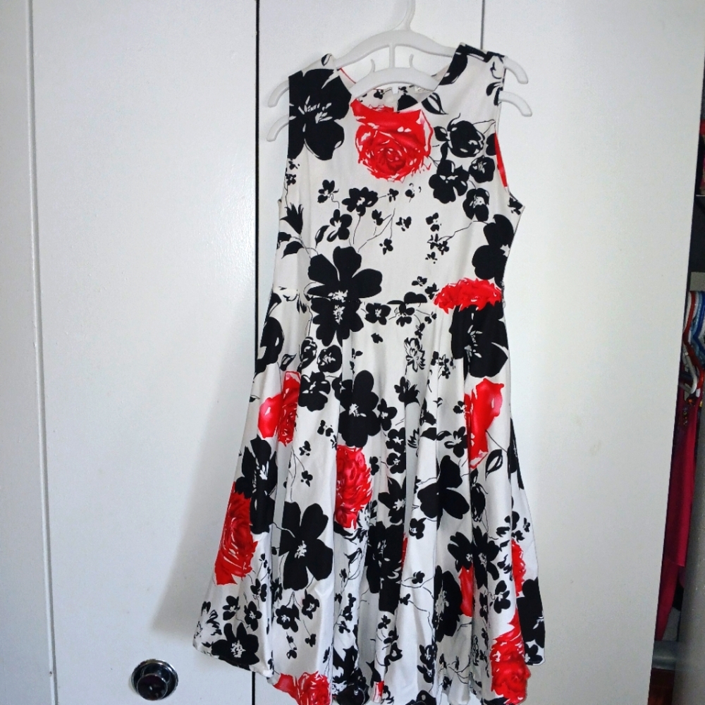 Dance costume size 13 red black white